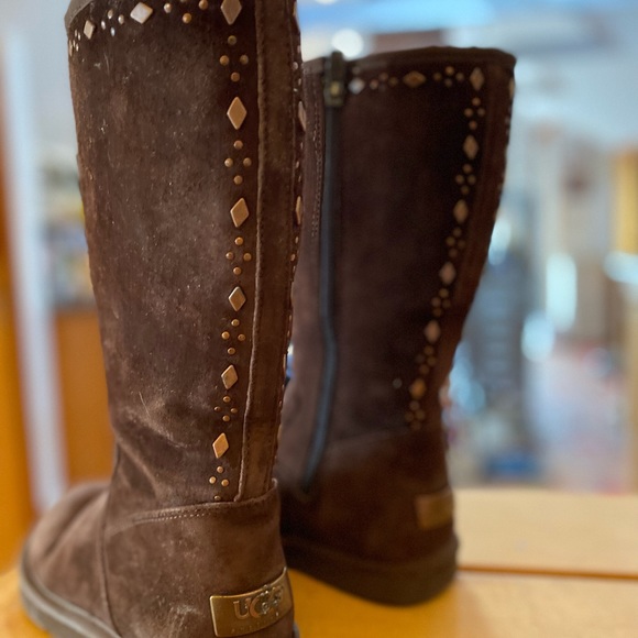 Authentic UGG Boots - Picture 3 of 4